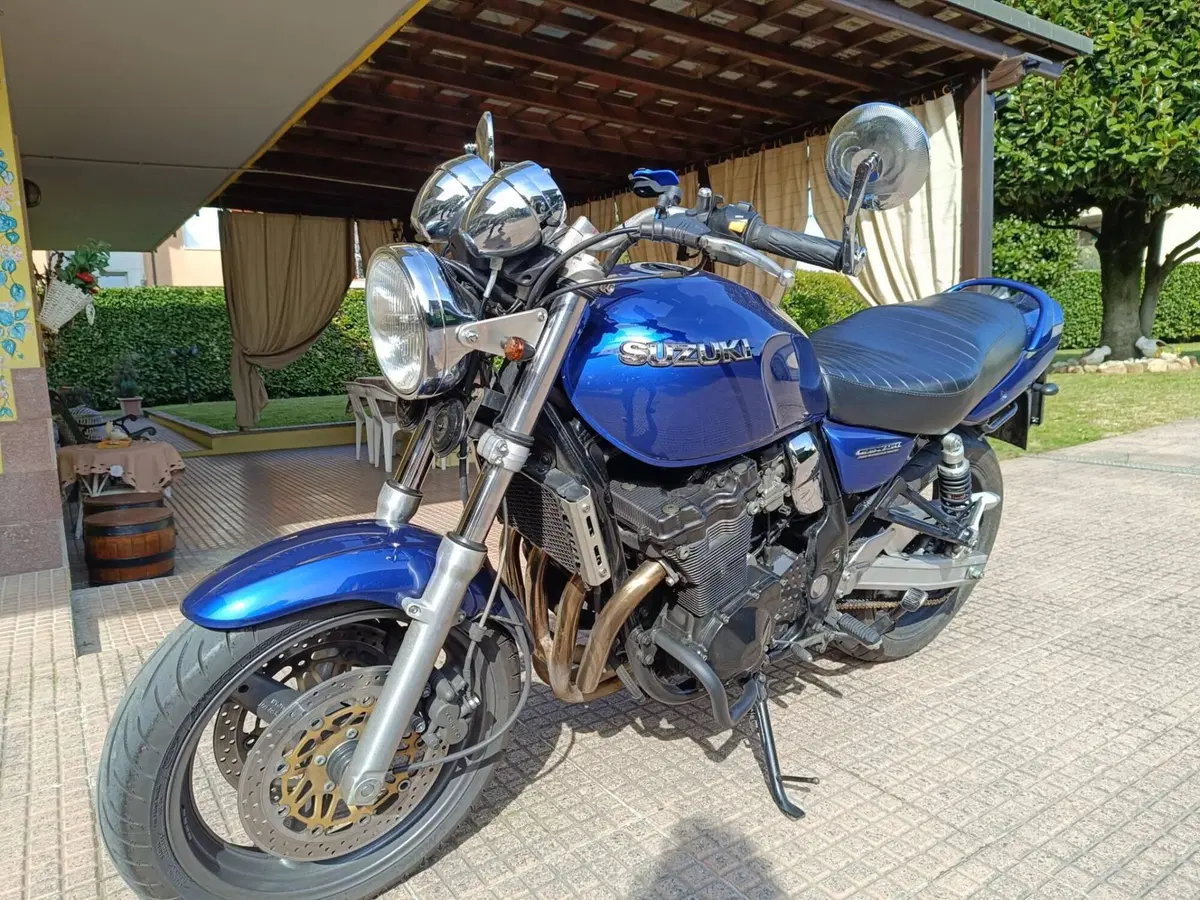 Suzuki GSX 750 (1998 - 03) (5)
