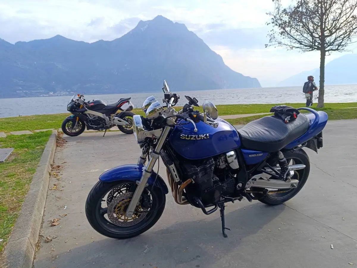 Suzuki GSX 750 (1998 - 03) (11)