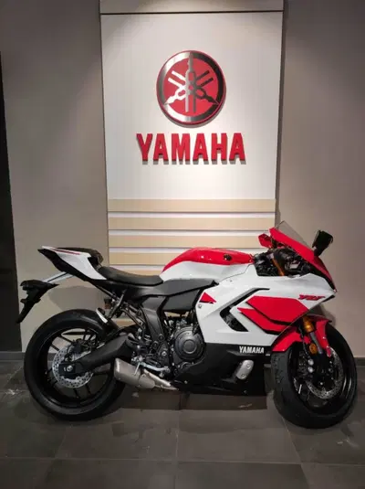 Yamaha YZF R7 70th (2026) usata