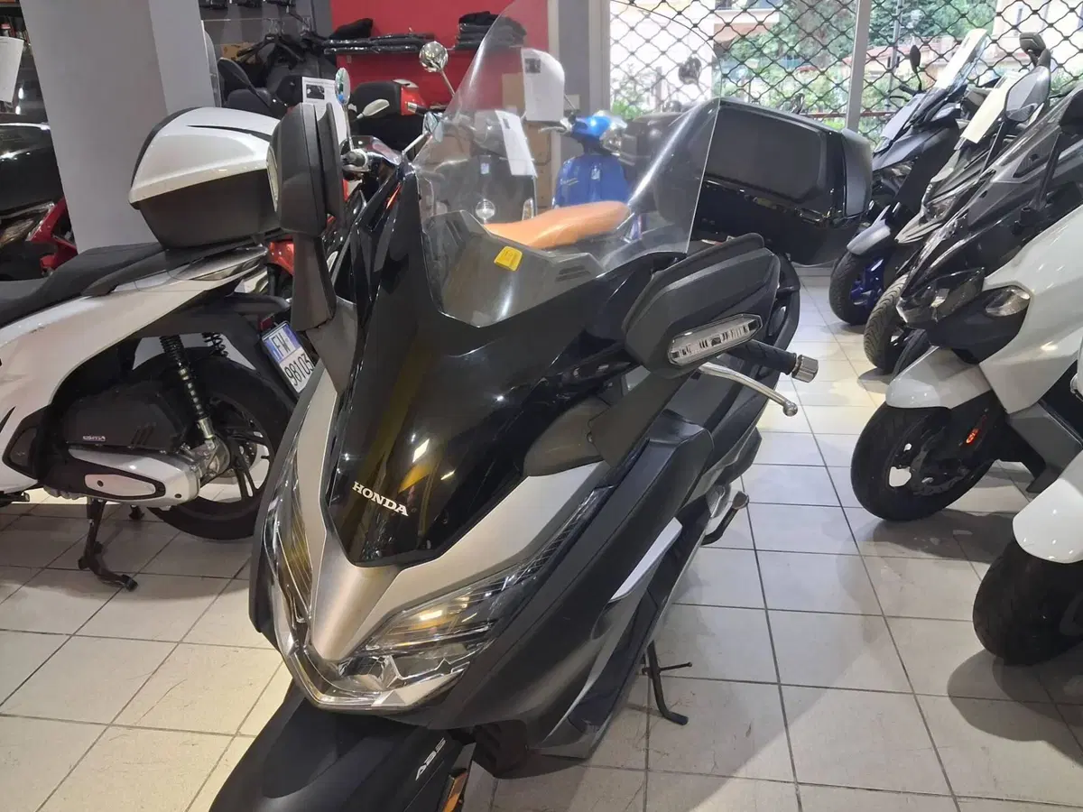 Honda Forza 300 ABS (2018 - 20) (4)