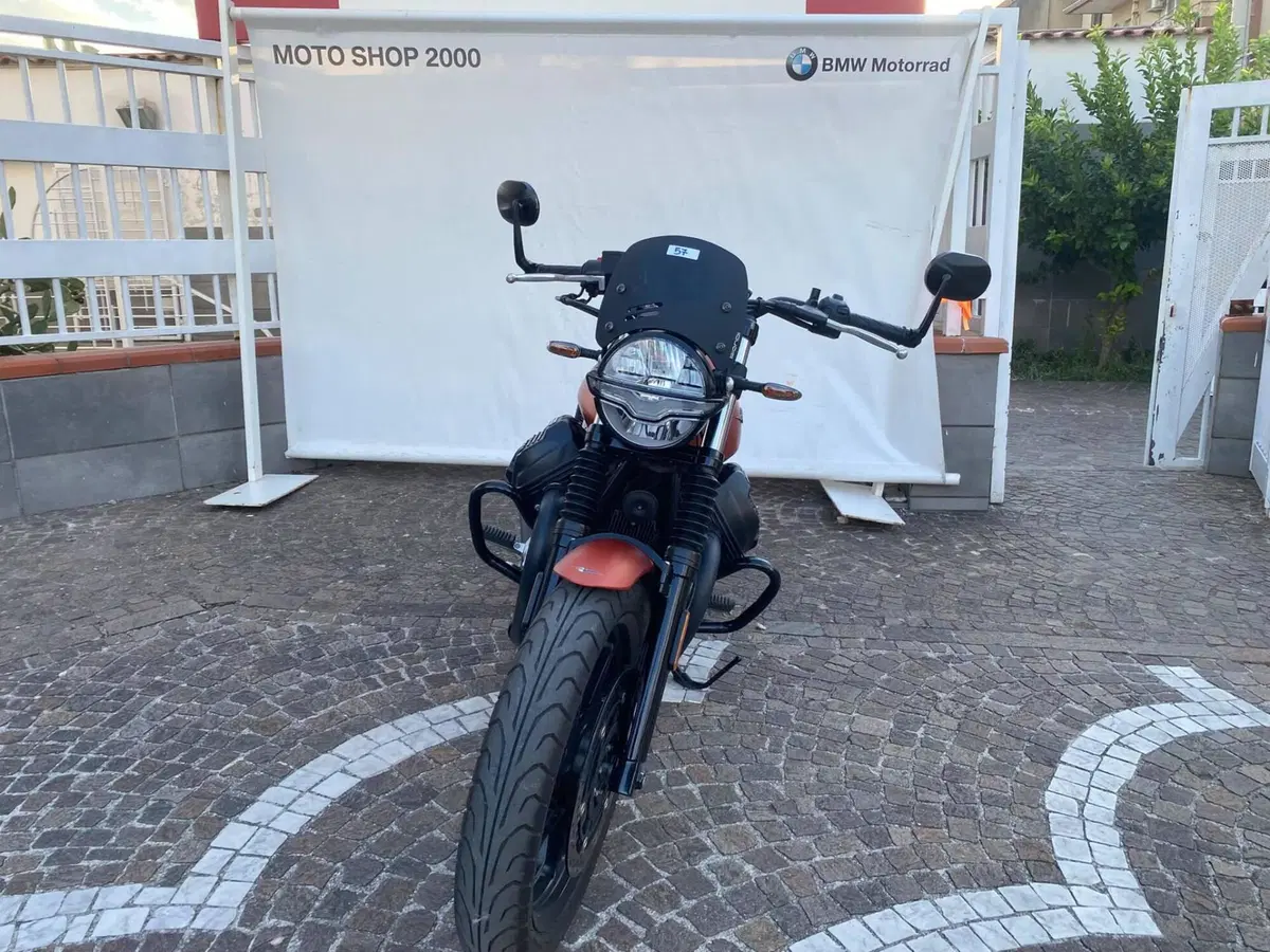 Moto Guzzi V7 Stone (2021 - 24) (4)