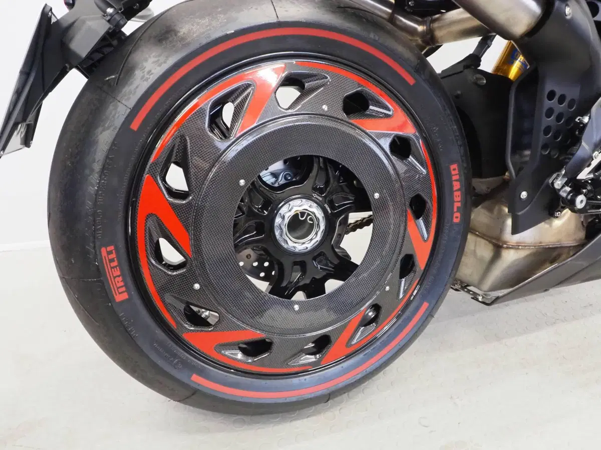 MV Agusta Rush 1000 (2023 - 26) (5)