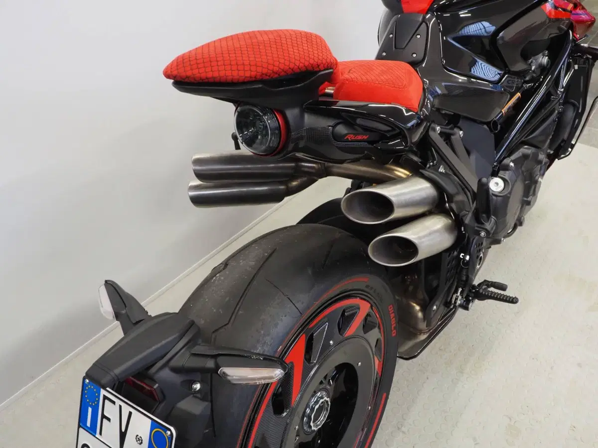MV Agusta Rush 1000 (2023 - 26) (9)