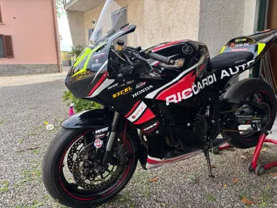 Honda CBR 600 RR (2007 - 08) usata