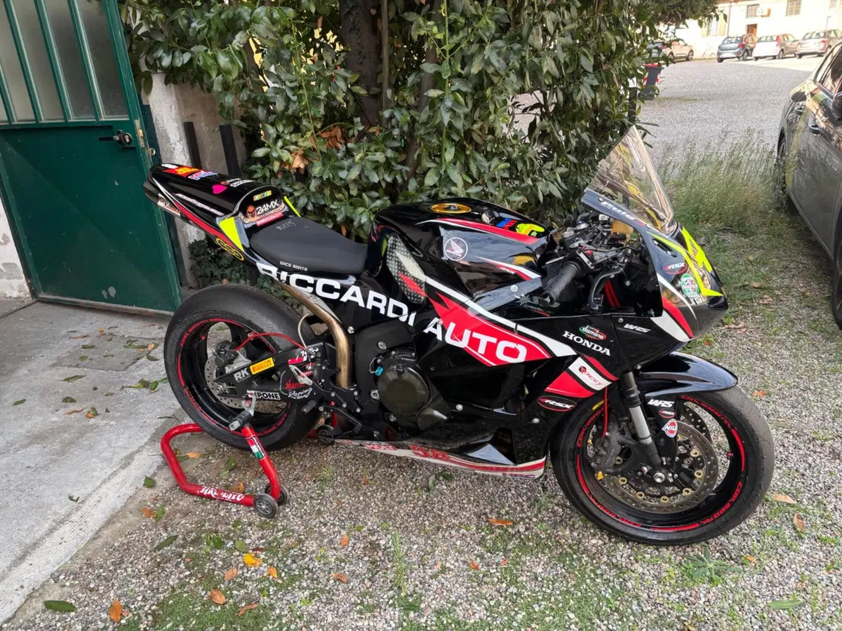 Honda CBR 600 RR (2007 - 08) (4)