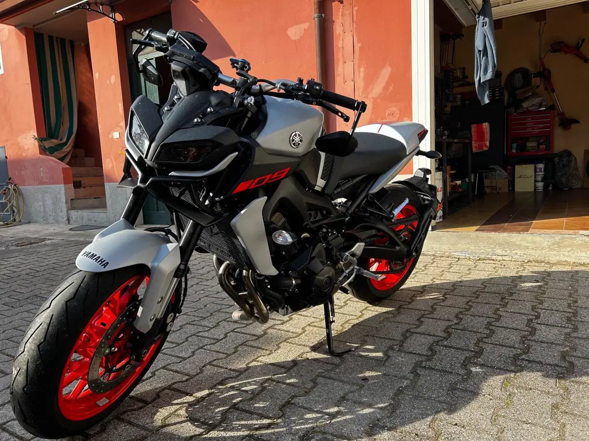 Yamaha MT-09 (2017 - 20) (3)