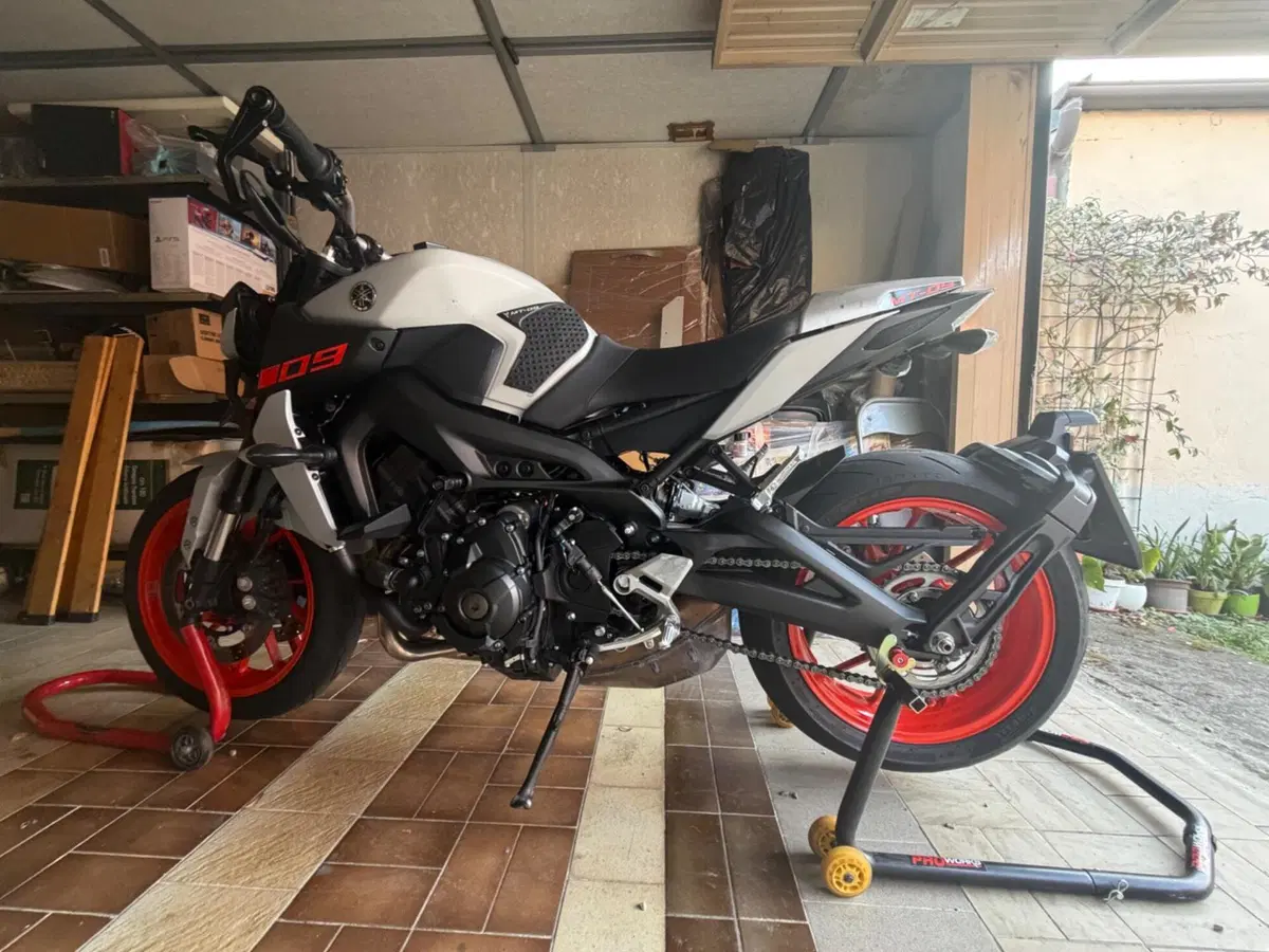 Yamaha MT-09 (2017 - 20) (5)