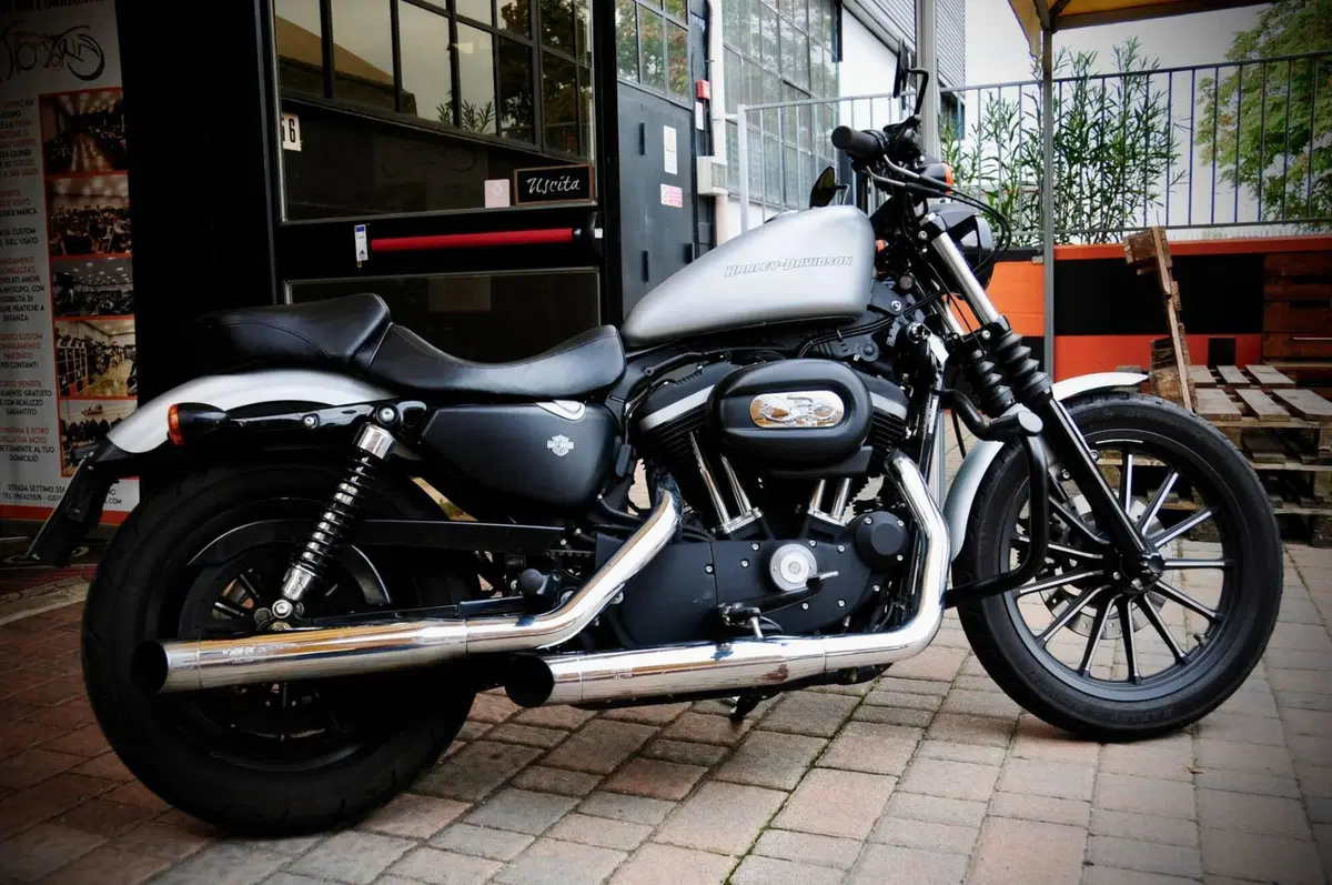 Harley-Davidson 883 Iron (2009 - 11) - XL 883N (2)
