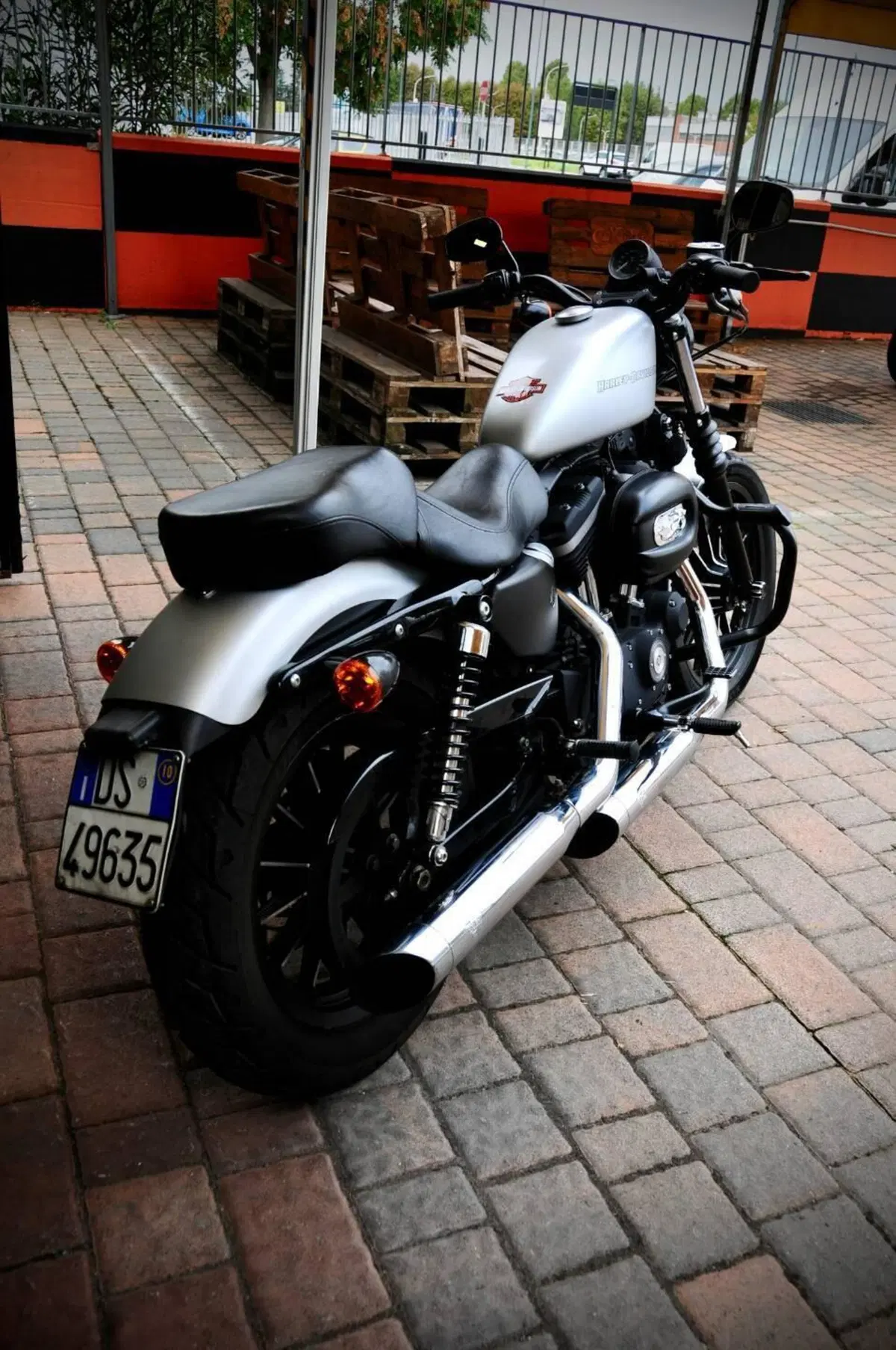 Harley-Davidson 883 Iron (2009 - 11) - XL 883N (3)