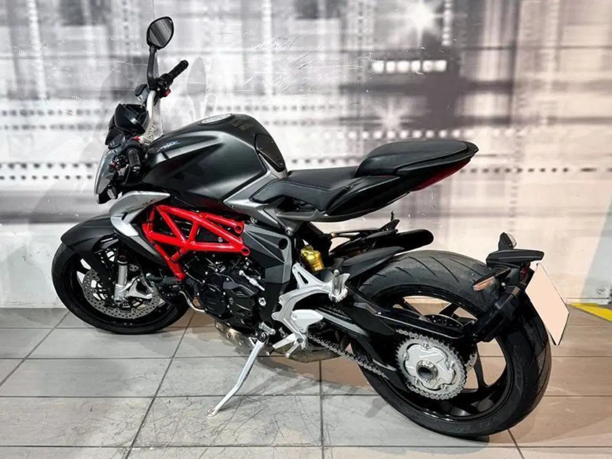 MV Agusta Brutale 800 EAS ABS (2016 - 19) (2)