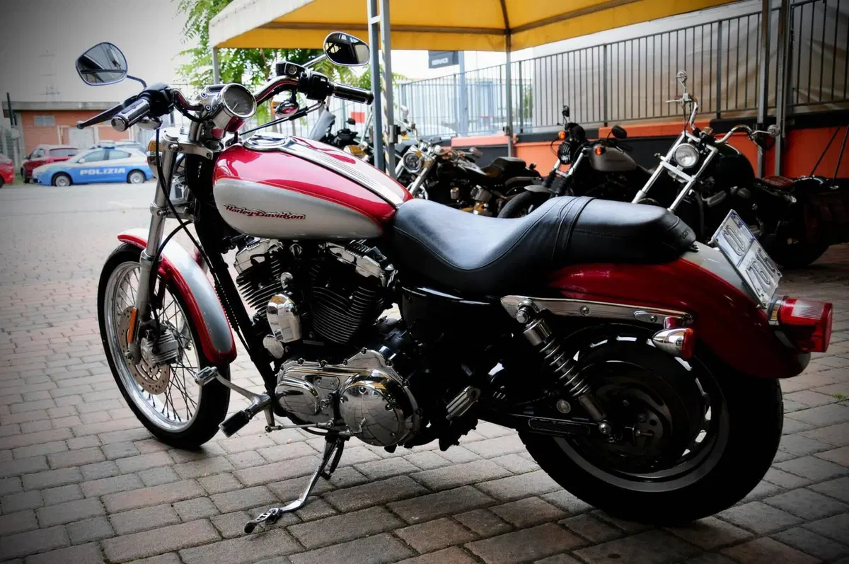 Harley-Davidson 1200 Custom (2004 - 06) - XL 1200C (4)