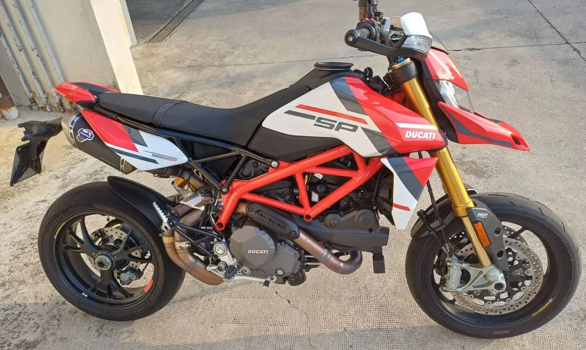 Ducati Hypermotard 950 SP (2022 - 25) (2)