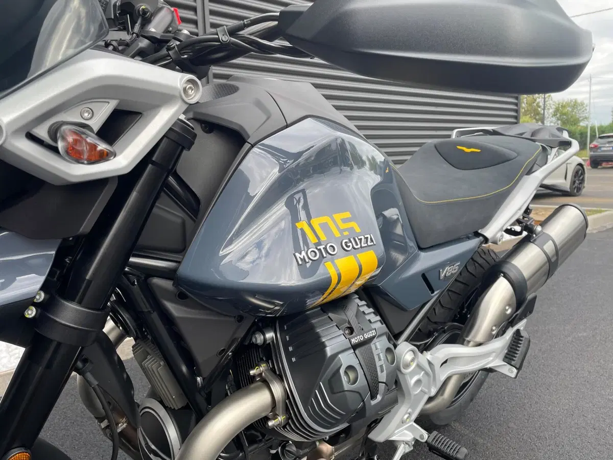Moto Guzzi V85 Strada (2024 - 26) (9)