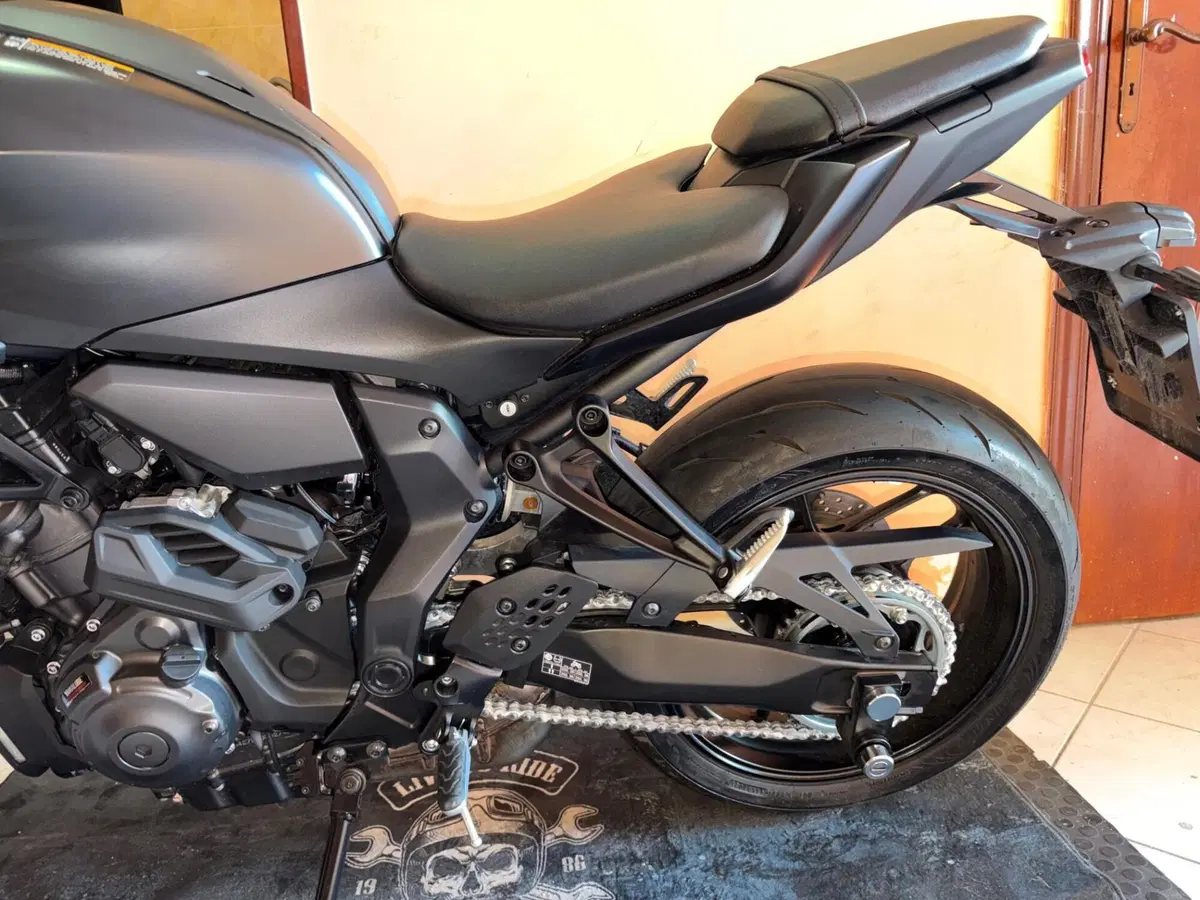 Yamaha MT-07 Y-AMT (2025 - 26) (2)