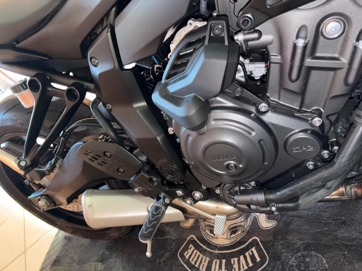Yamaha MT-07 Y-AMT (2025 - 26) (5)