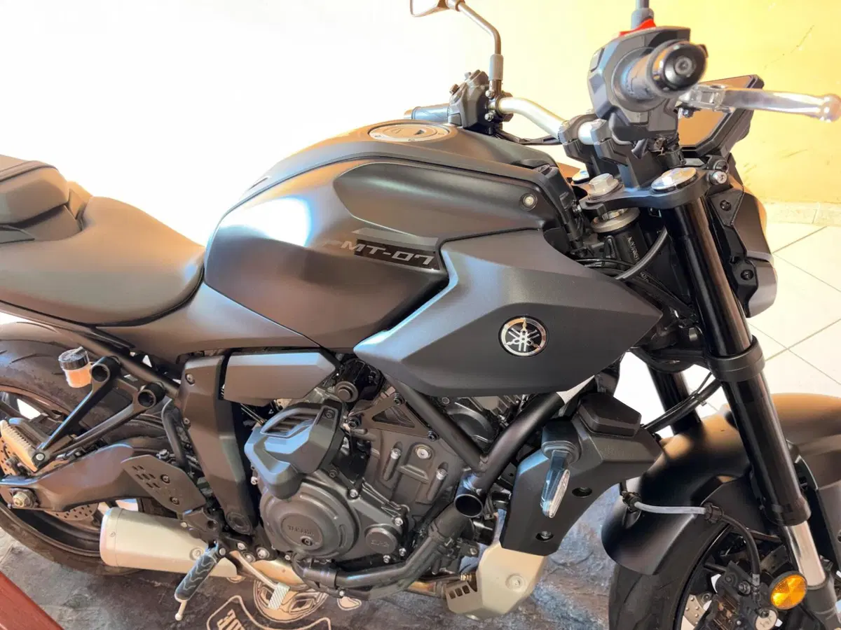 Yamaha MT-07 Y-AMT (2025 - 26) (6)