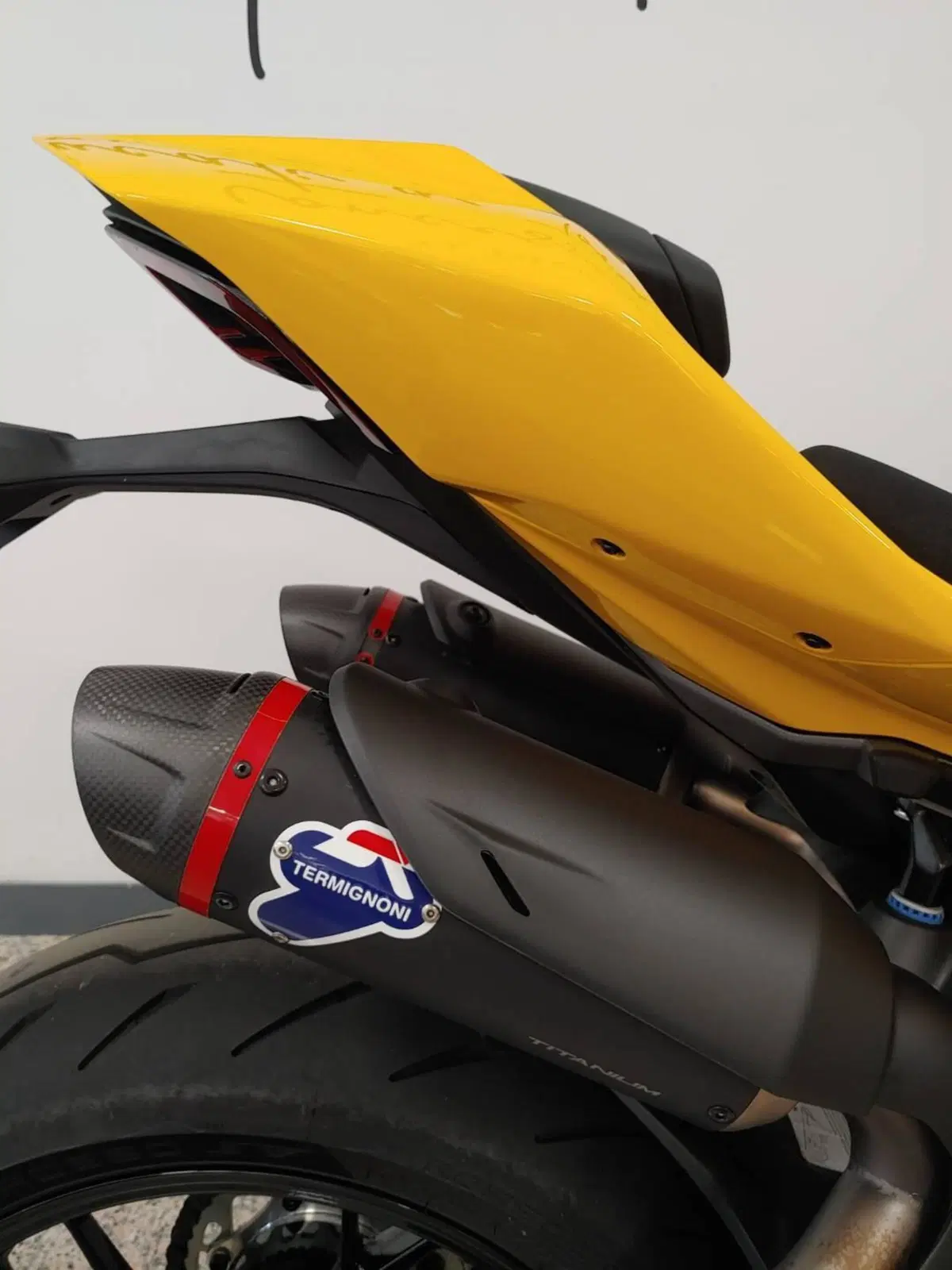 Ducati Panigale V2 S (2025 - 26) (9)