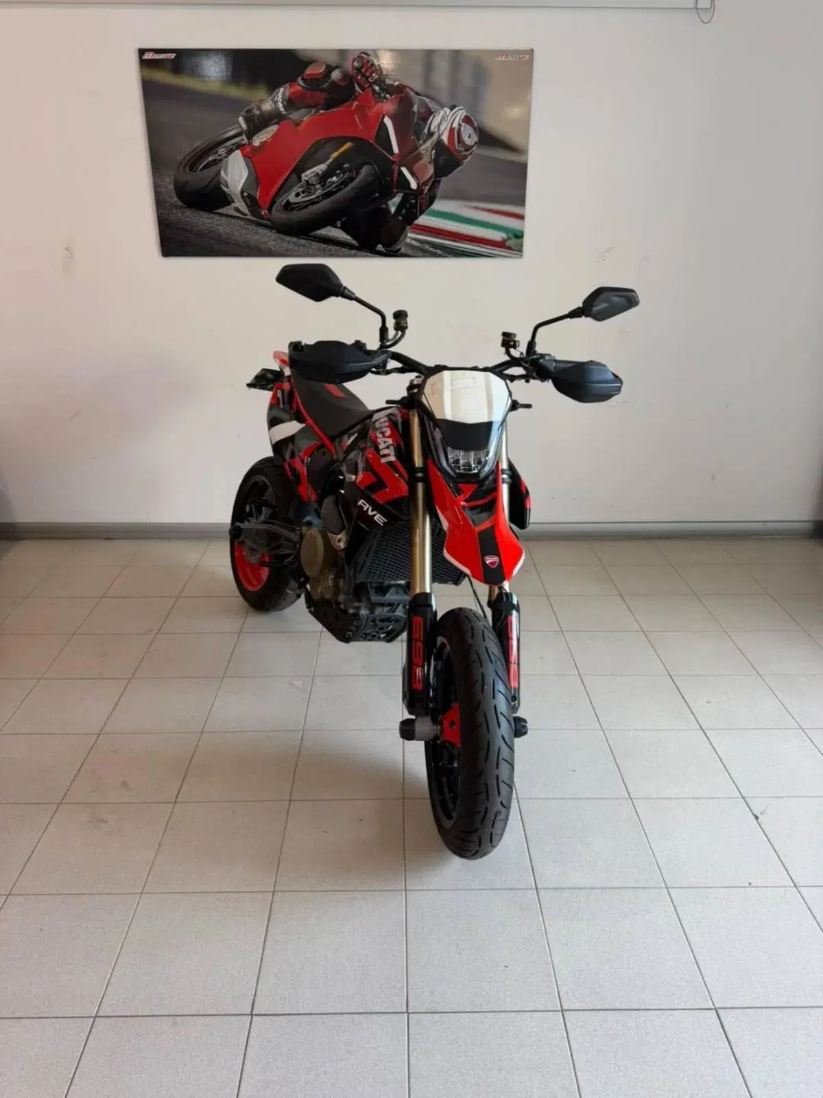 Ducati Hypermotard 698 Mono RVE (2024 - 26) (3)
