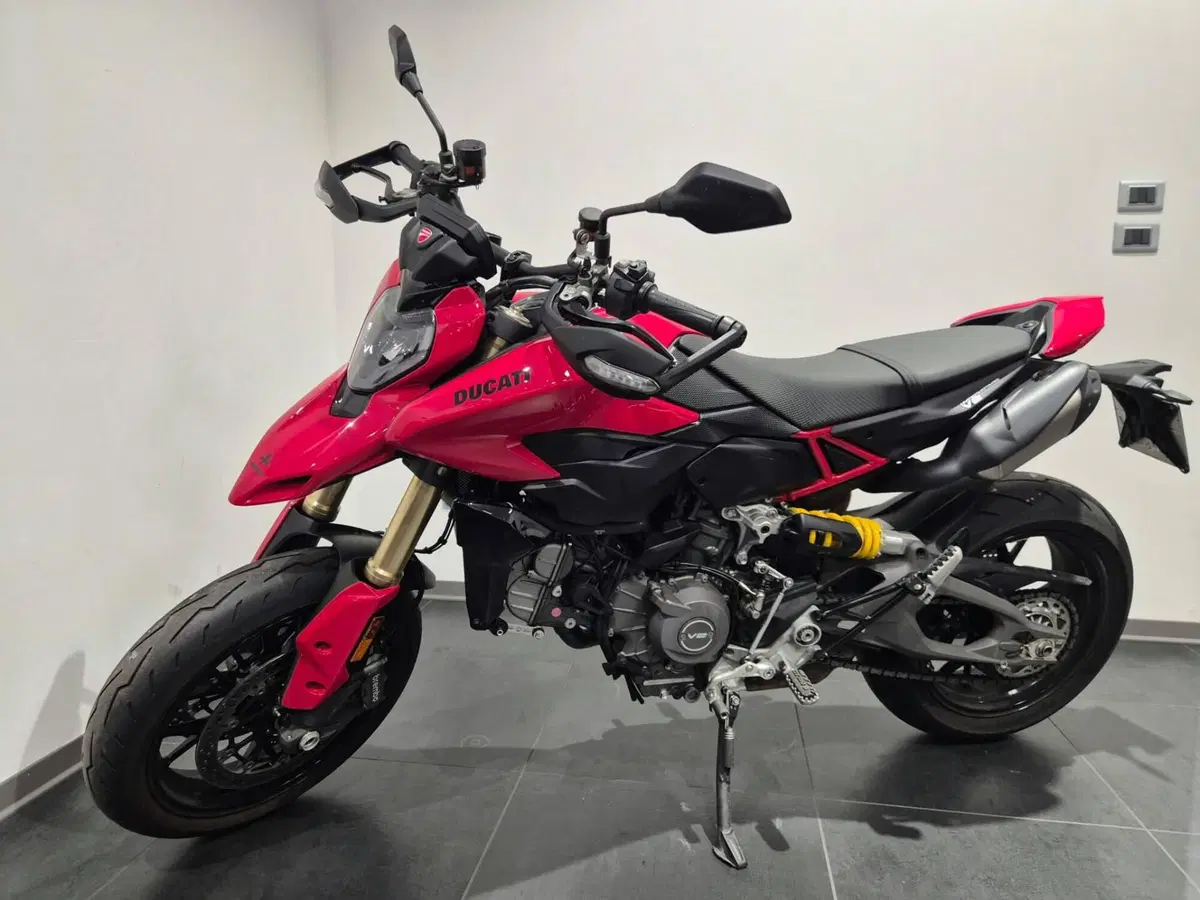 Ducati Hypermotard V2 (2026) (5)
