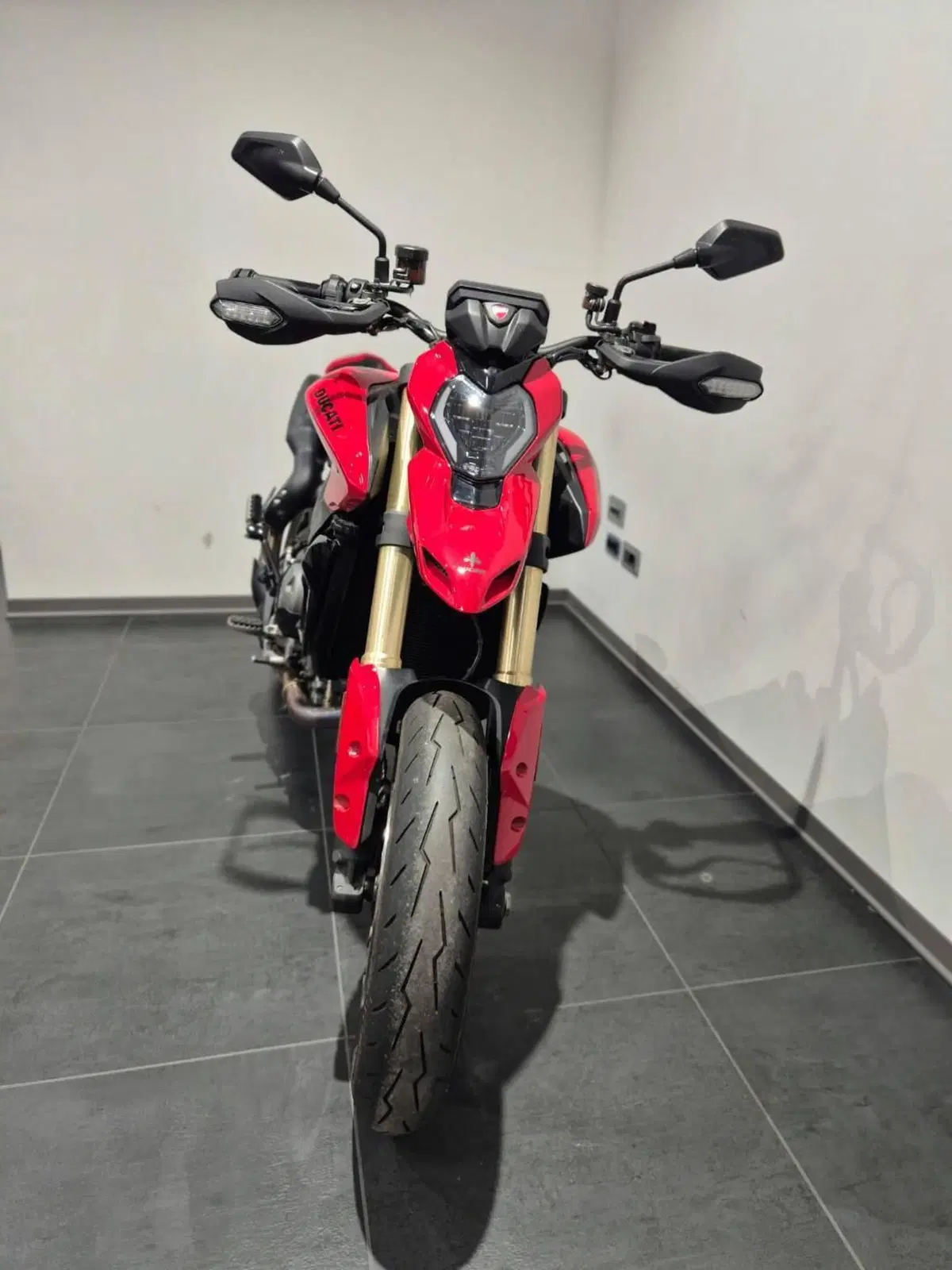 Ducati Hypermotard V2 (2026) (7)