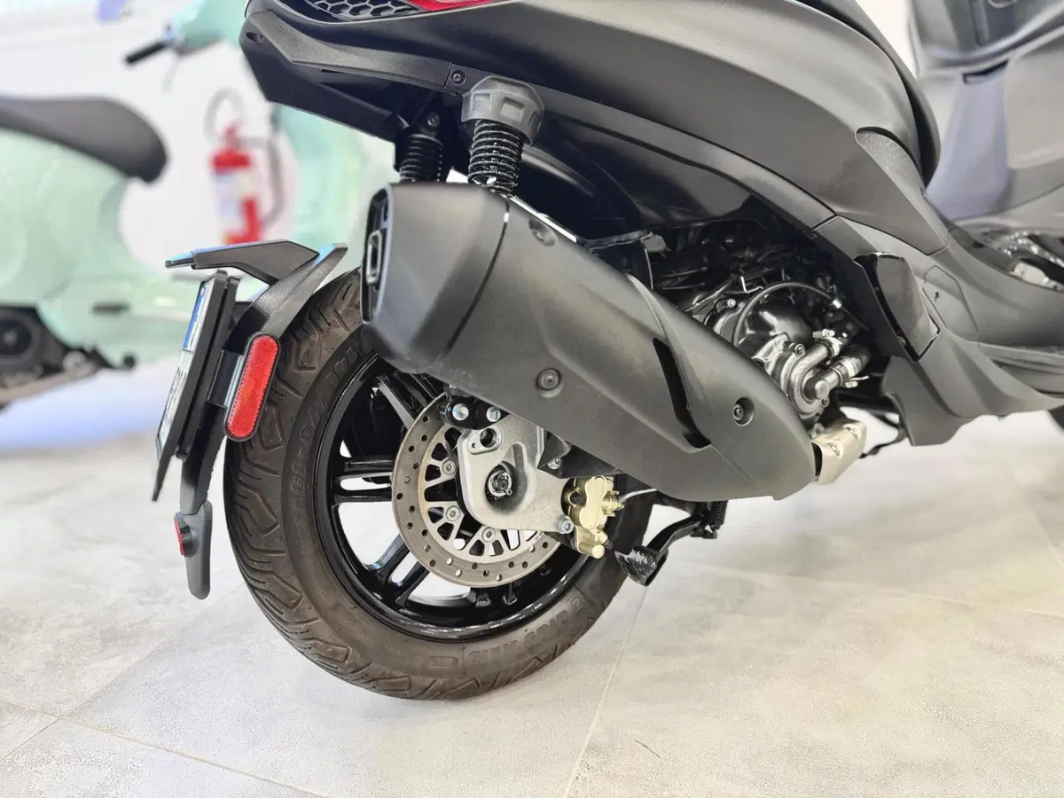 Piaggio Beverly 300 ABS-ASR (2021 - 25) (10)