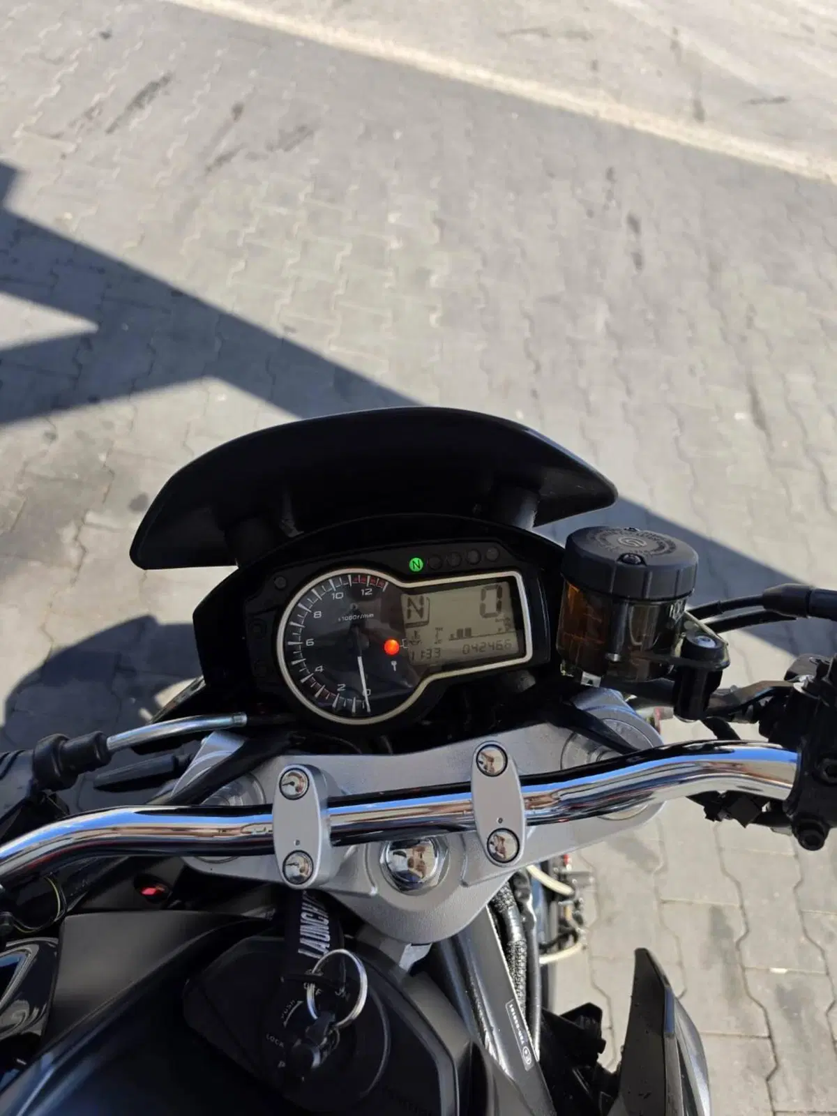 Suzuki GSR 750 (2010 - 15) (2)