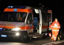 Noviglio, schianto tra moto e camion rifiuti: centauro in codice rosso