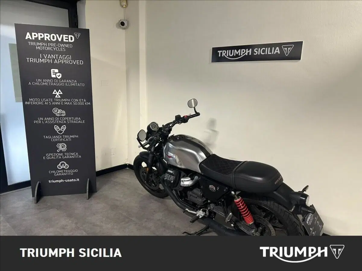 Moto Guzzi V7 III Stone S (2020) (4)