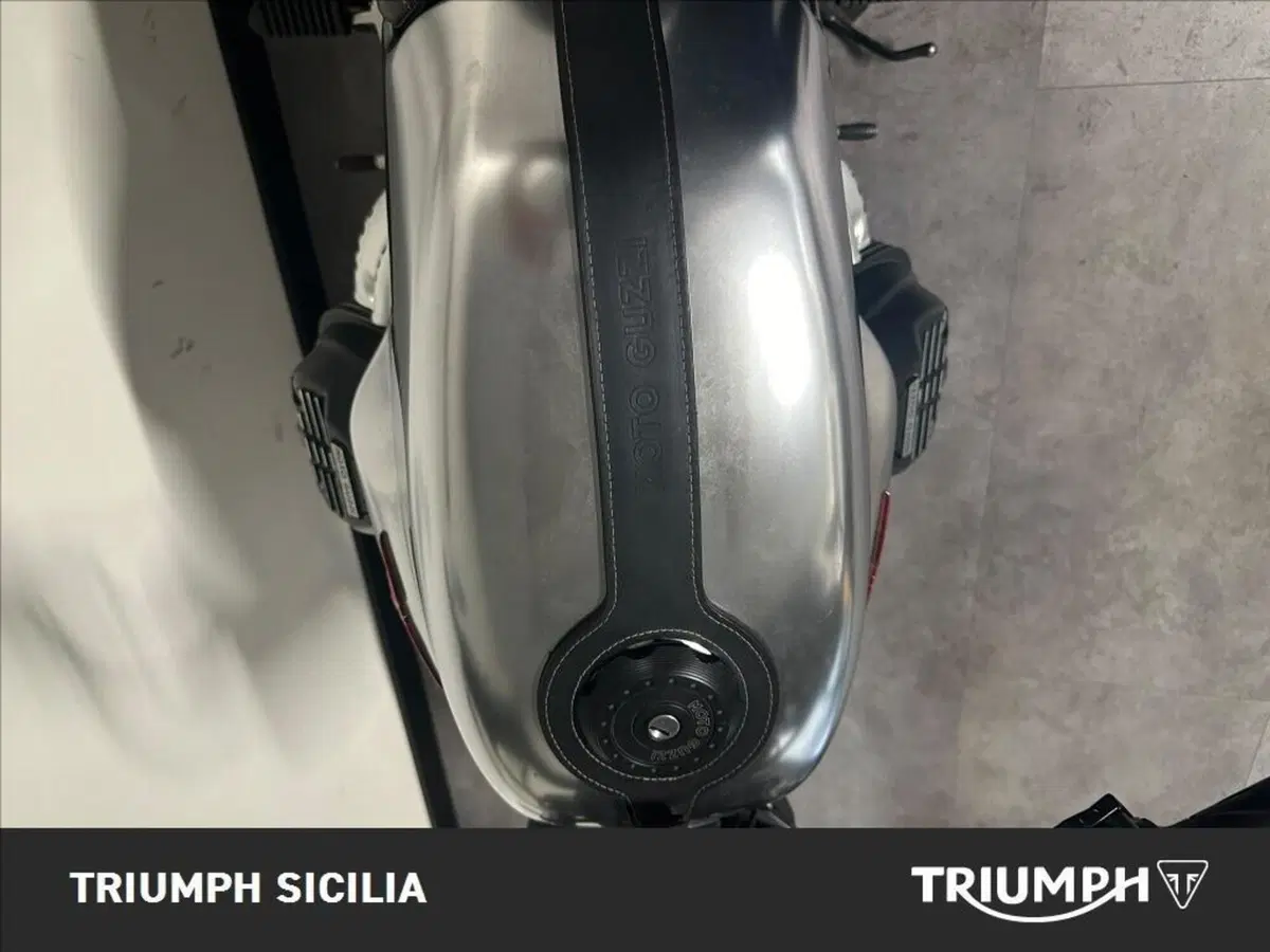 Moto Guzzi V7 III Stone S (2020) (12)