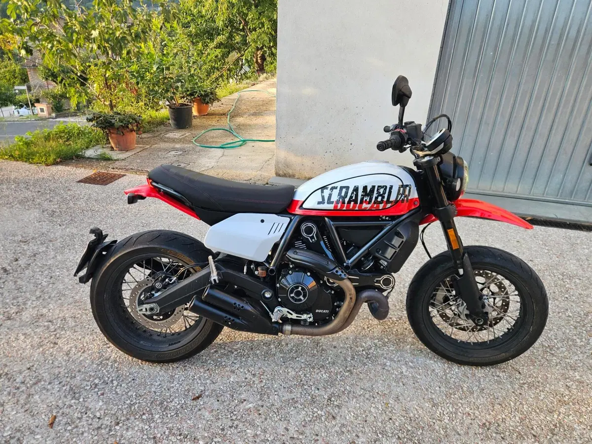 Ducati Scrambler 800 Urban Motard (2022)