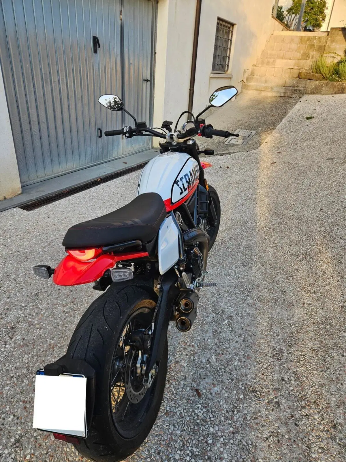 Ducati Scrambler 800 Urban Motard (2022) (2)