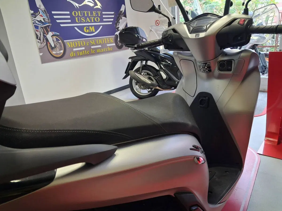 Honda SH 350 (2021 - 24) (3)