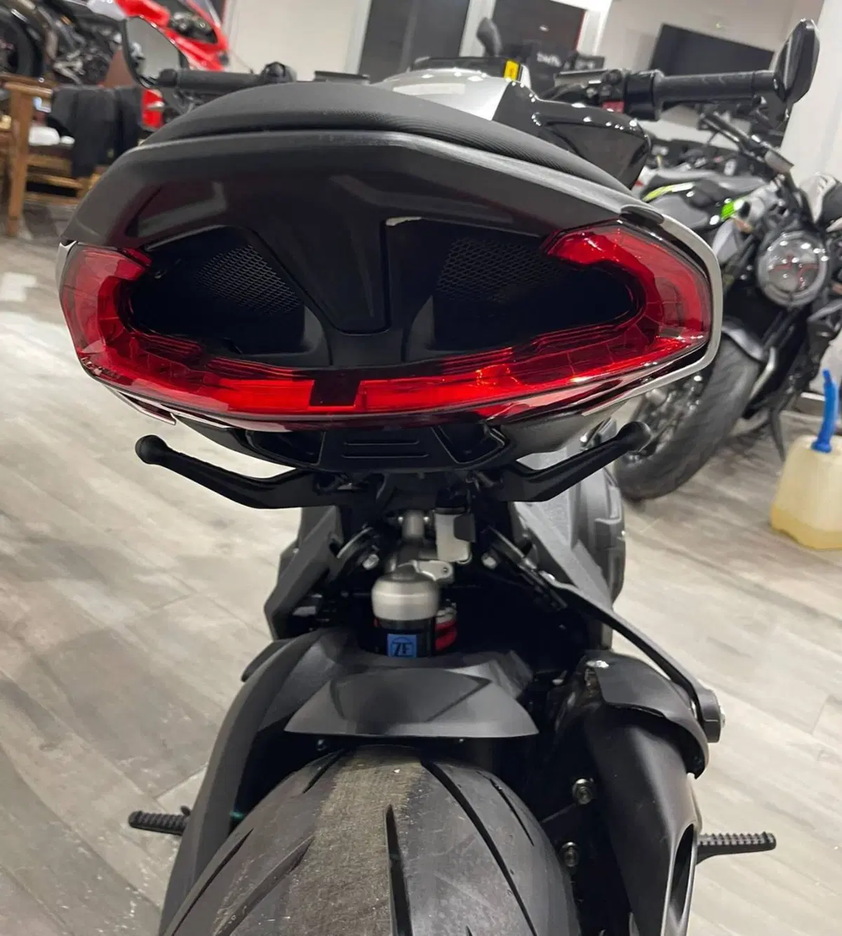 MV Agusta Dragster 800 RR Ottantesimo (2025 - 26) (15)