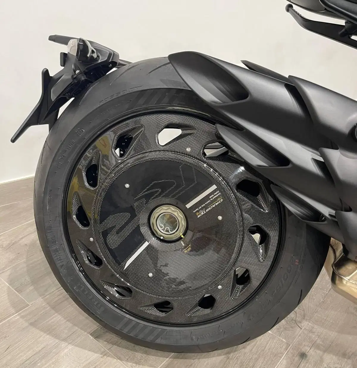 MV Agusta Dragster 800 RR Ottantesimo (2025 - 26) (20)