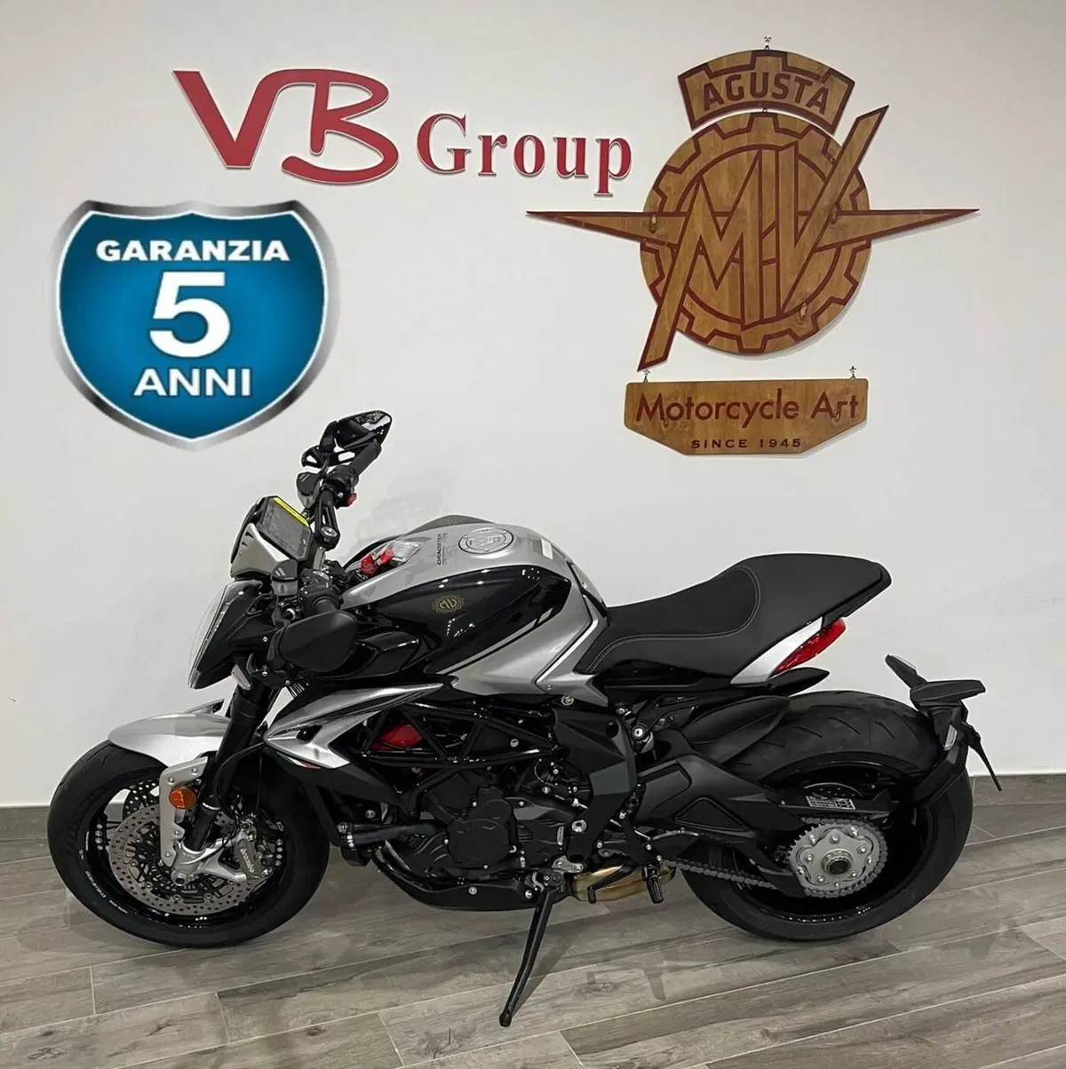 MV Agusta Dragster 800 RR Ottantesimo (2025 - 26) (4)