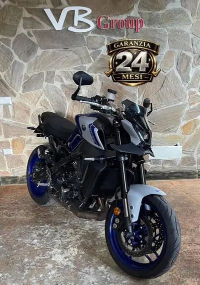 Yamaha MT-09 (2021 - 23) usata