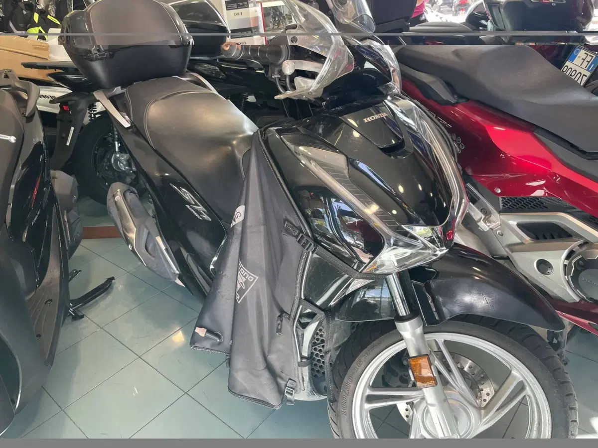 Honda SH 125i (2017 - 19) (2)