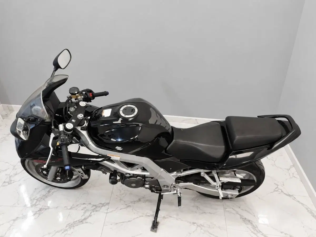 Suzuki SV 650 S (2006 - 11) (7)