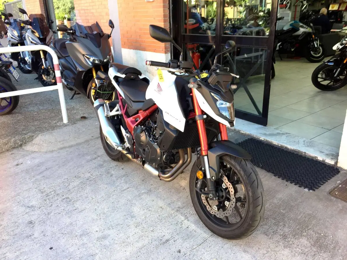 Honda CB 750 Hornet (2023 - 24) (2)