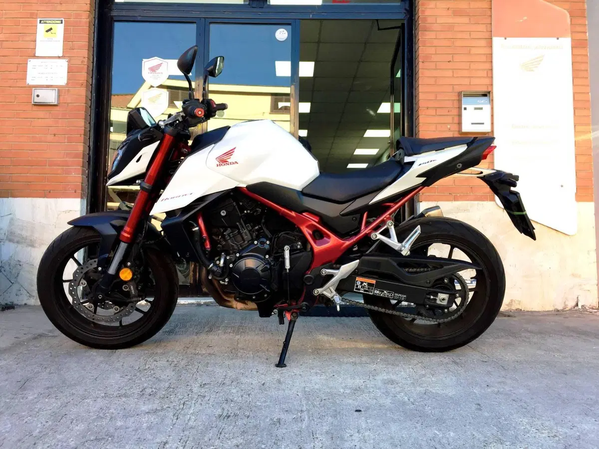 Honda CB 750 Hornet (2023 - 24) (5)