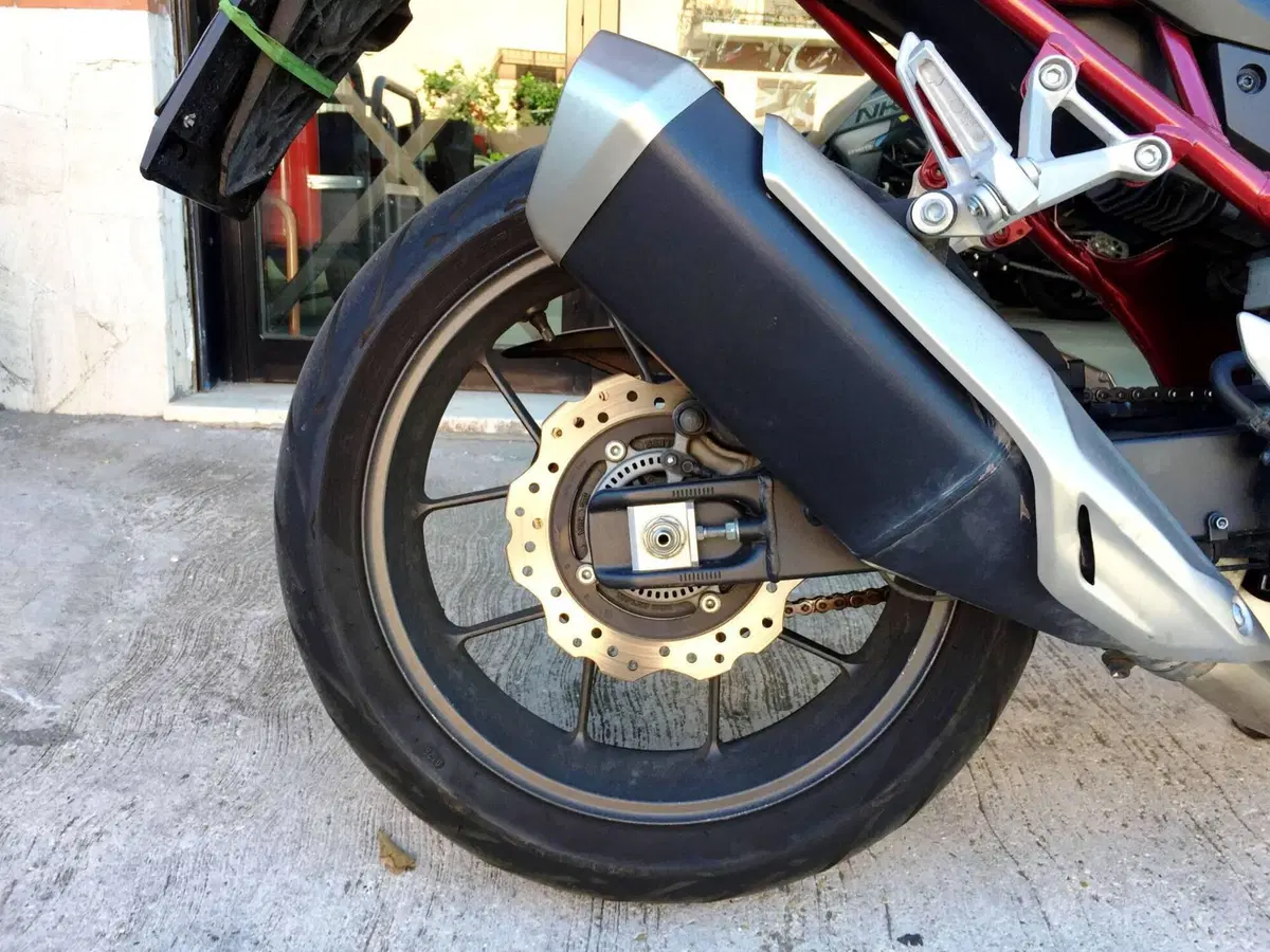 Honda CB 750 Hornet (2023 - 24) (14)