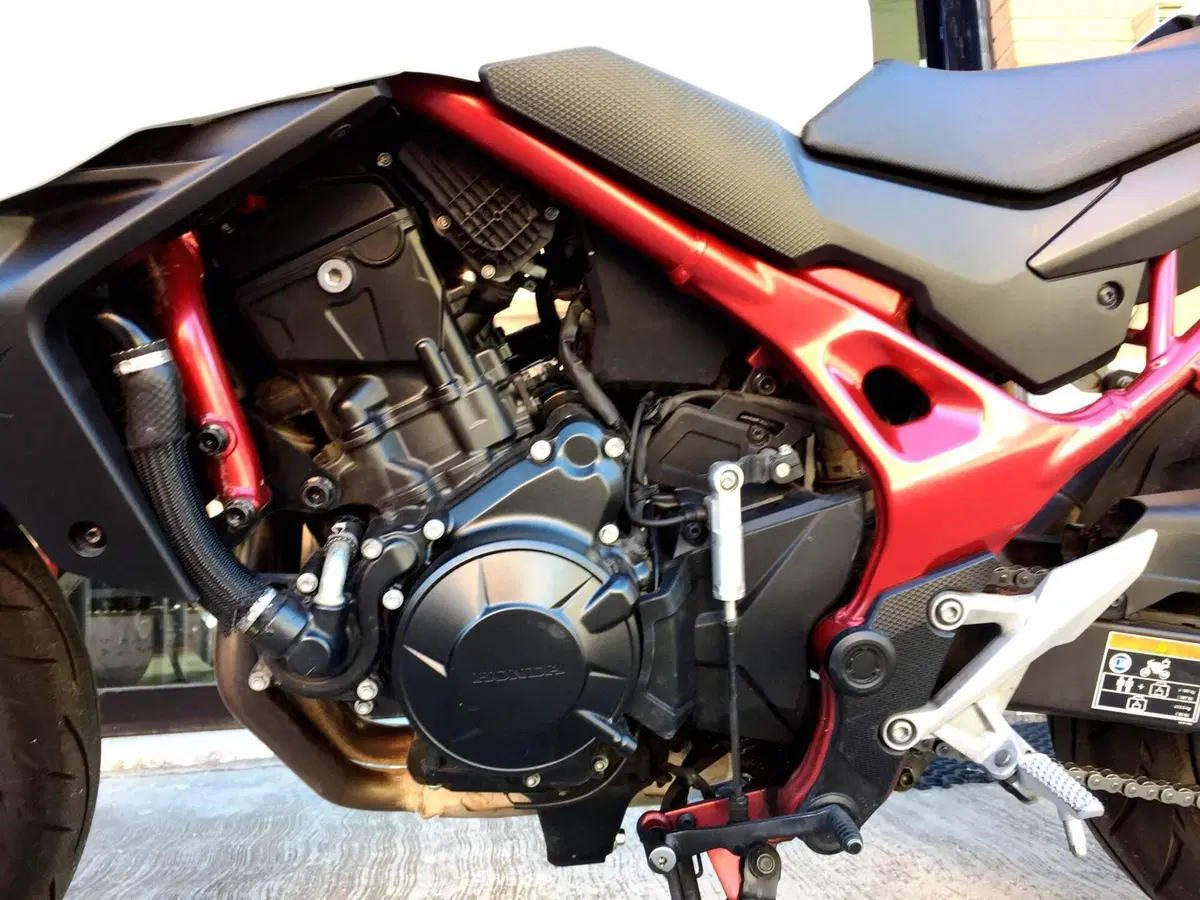 Honda CB 750 Hornet (2023 - 24) (18)