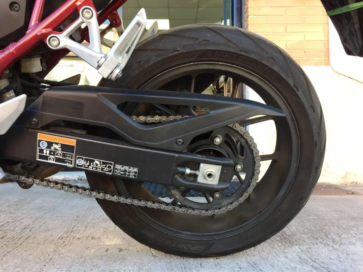 Honda CB 750 Hornet (2023 - 24) (19)