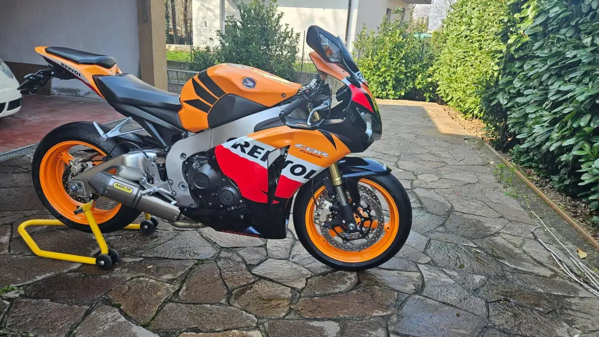 Honda CBR 1000 RR Fireblade (2008 - 11) (4)