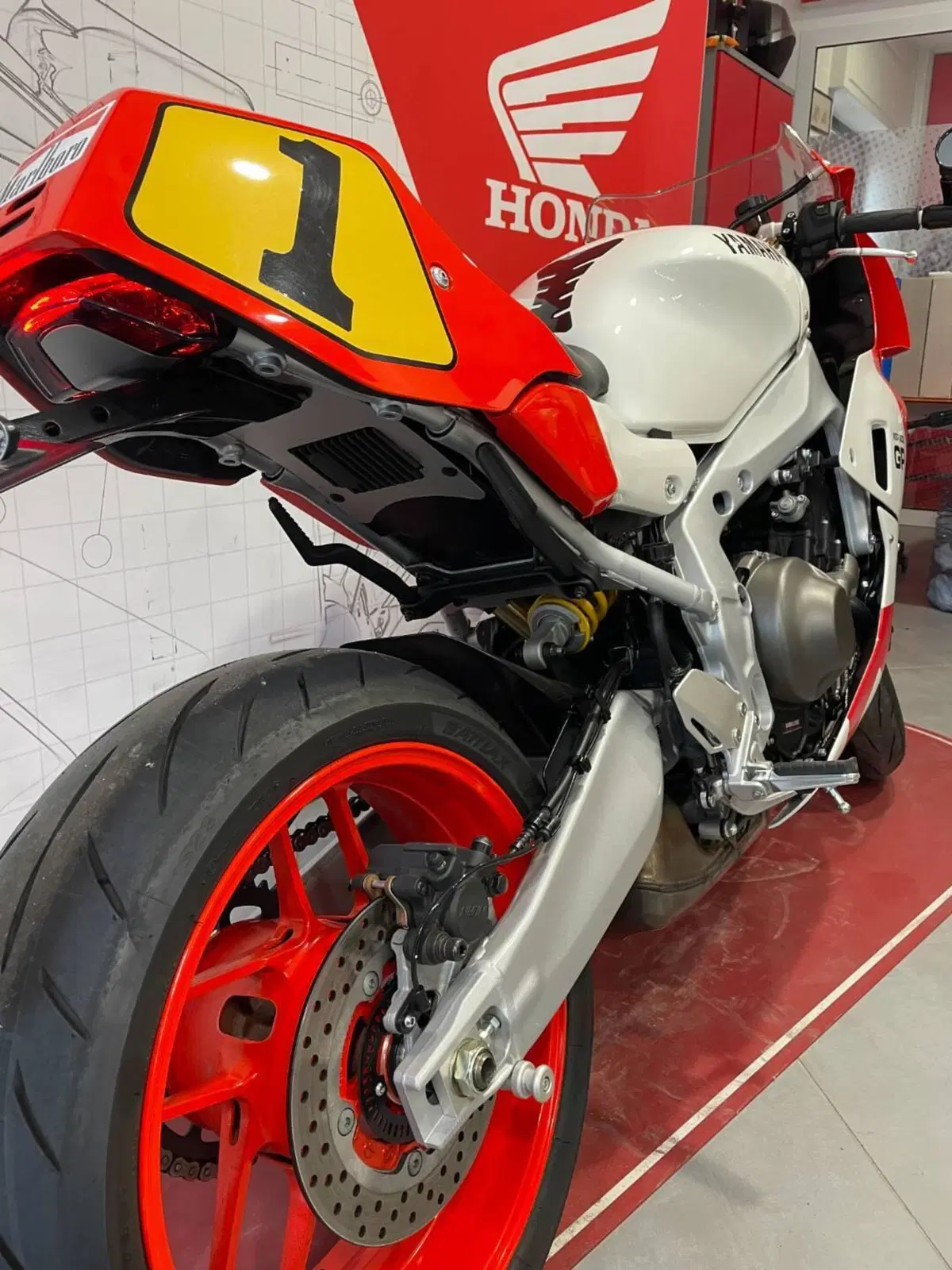 Yamaha XSR 900 GP (2024 - 26) (12)