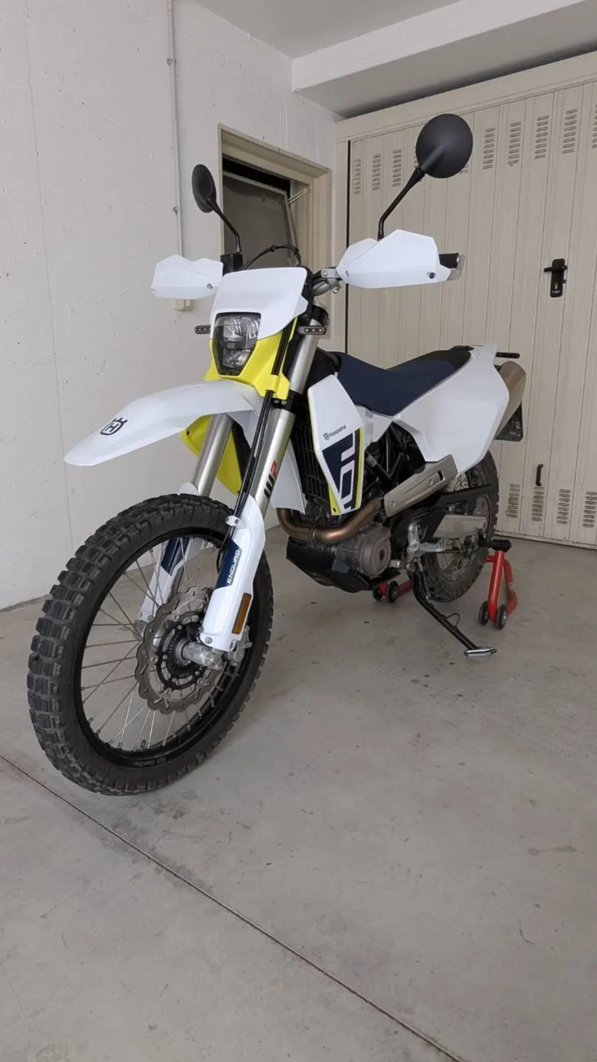 Husqvarna 701 Enduro (2026 - 27)