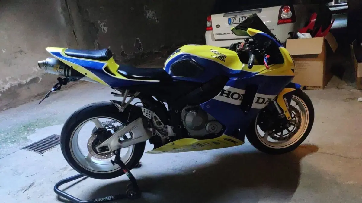Honda CBR 600 RR (2005 - 06) (4)