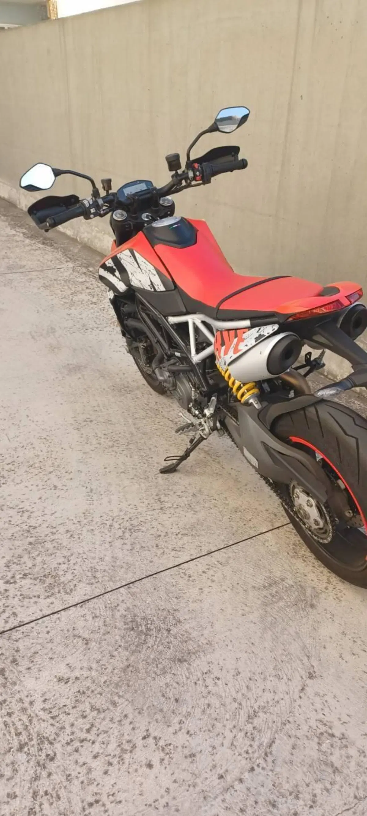 Ducati Hypermotard 950 RVE (2022 - 25) (2)