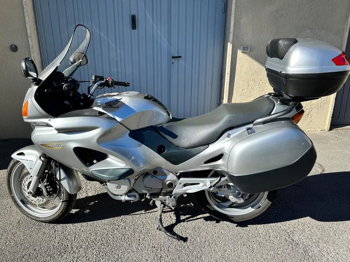 Honda Deauville 650 (2002 - 05) (10)