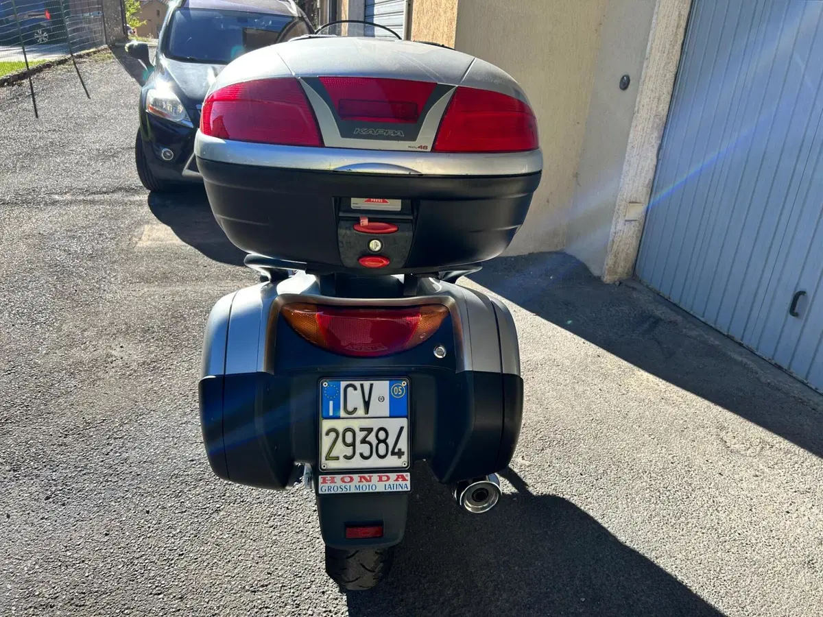 Honda Deauville 650 (2002 - 05) (12)